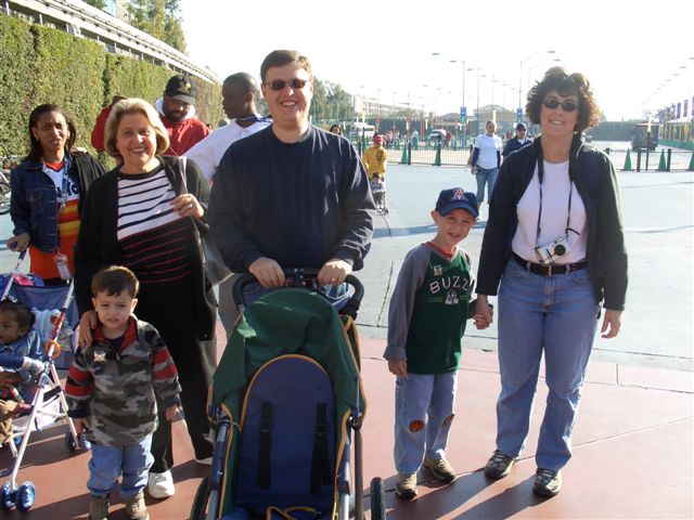 Disneyland 2006 001.JPG